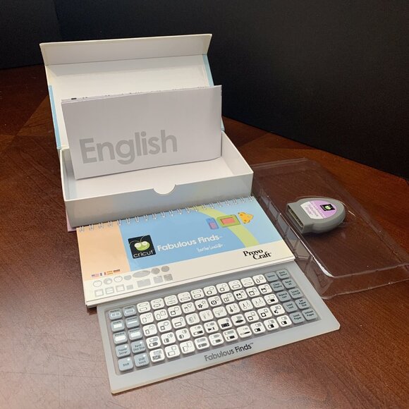 Cricut Shape Cartridge - Fabulous Finds with Keypad Overlay & Manual - Picture 8 of 10